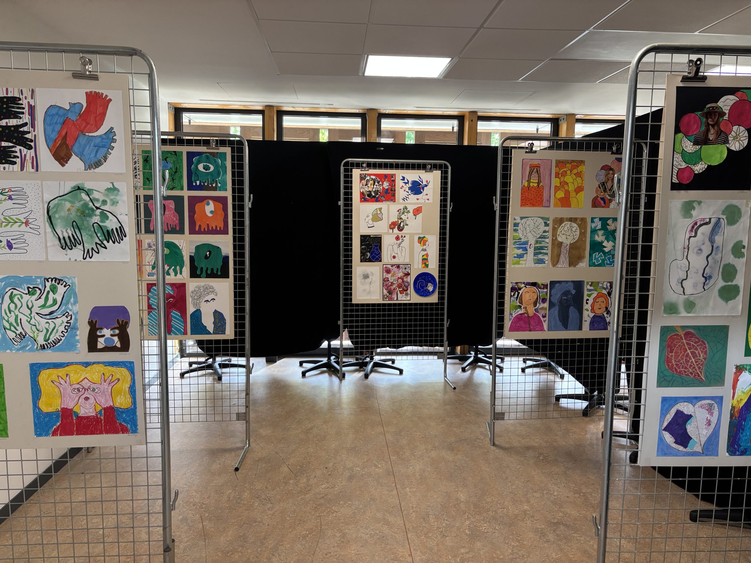 Jeunes talents à ciel ouvert : Exposition de l'école d'arts plastiques 6